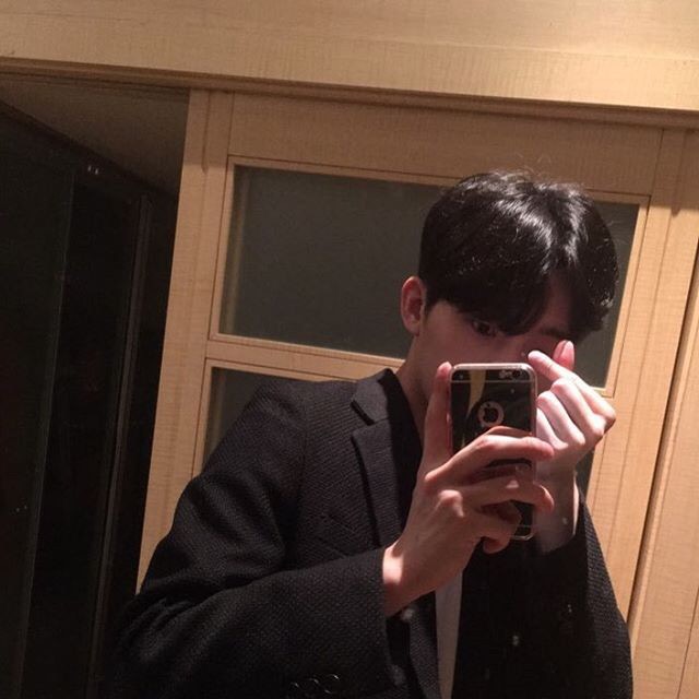 弘希贵建